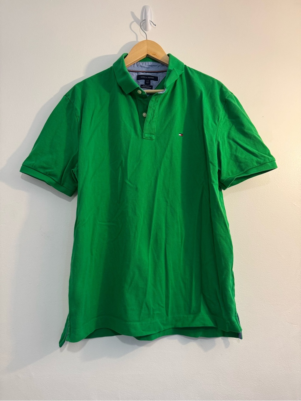 Tommy Hilfiger Bright Green Polo Shirt with Flag Logo Large Cotton Men’s Preppy